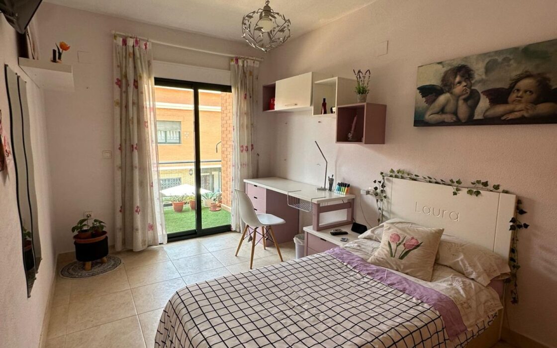 Будинок в Аліканте з терасою, 314 кв.м, 5 кімнат