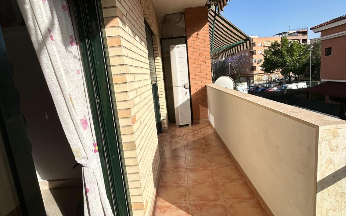 Будинок в Аліканте з терасою, 314 кв.м, 5 кімнат