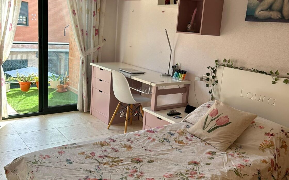 Будинок в Аліканте з терасою, 314 кв.м, 5 кімнат