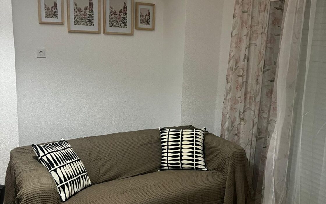 Апартаменты 81 кв.м с 4 комнатами в Аликанте с балконом