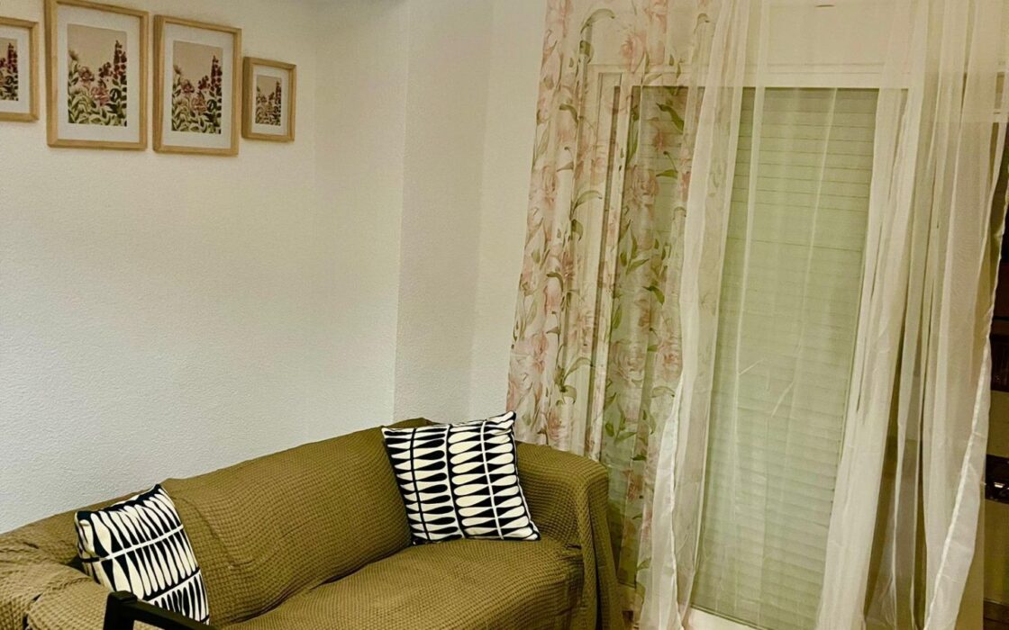 Апартаменты 81 кв.м с 4 комнатами в Аликанте с балконом