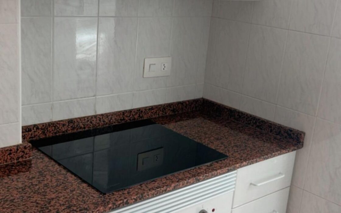 Апартаменты 81 кв.м с 4 комнатами в Аликанте с балконом