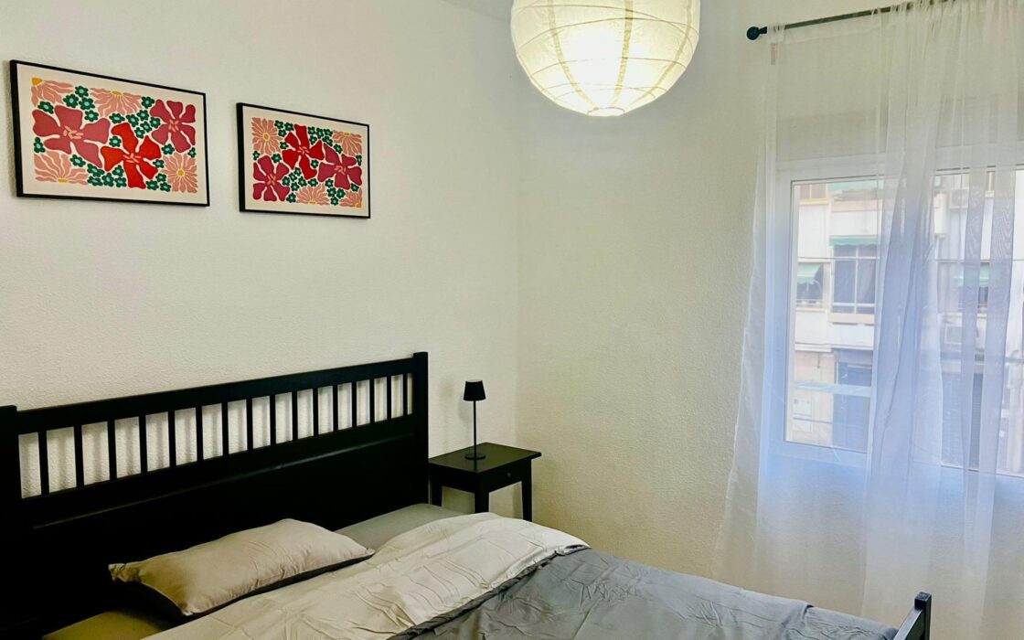 Апартаменты 81 кв.м с 4 комнатами в Аликанте с балконом