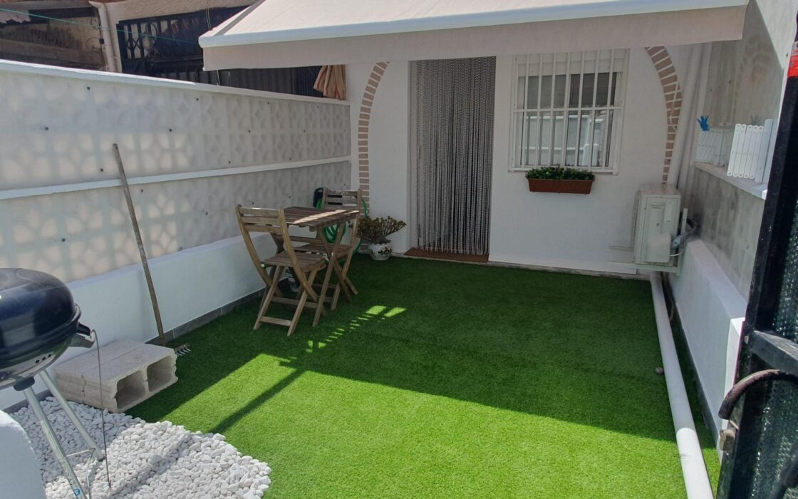 Апартаменты 57 кв.м с террасой в Торревьехе у моря