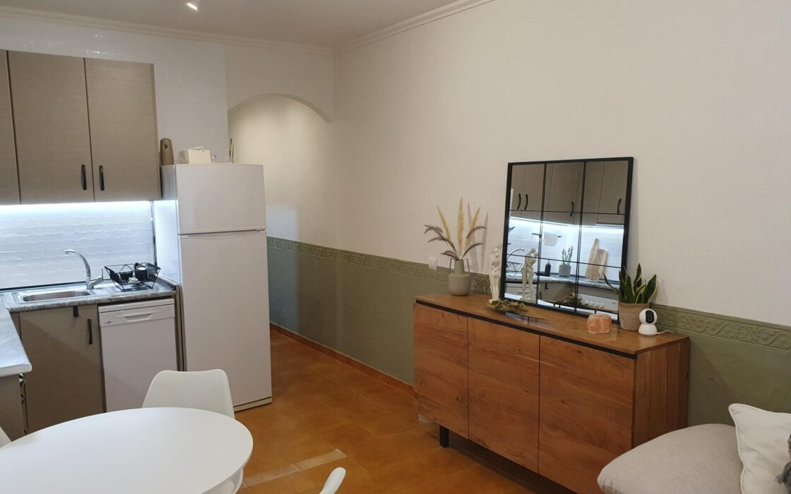 Апартаменты 57 кв.м с террасой в Торревьехе у моря