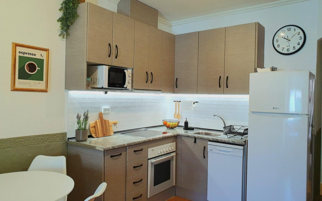 Апартаменты 57 кв.м с террасой в Торревьехе у моря