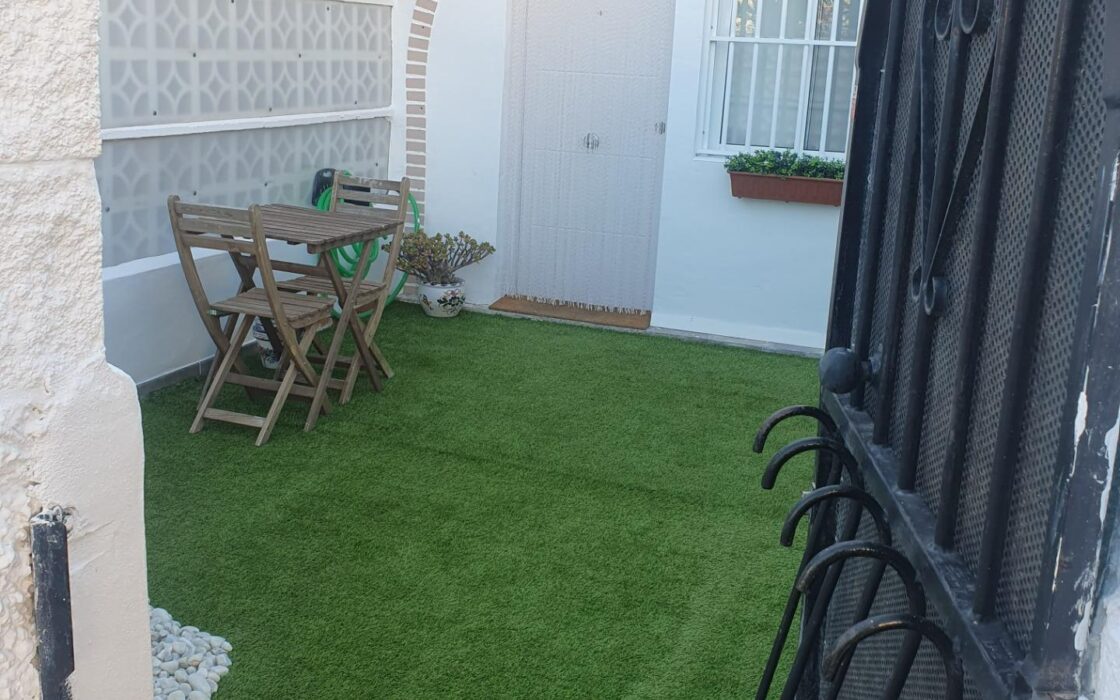 Апартаменты 57 кв.м с террасой в Торревьехе у моря