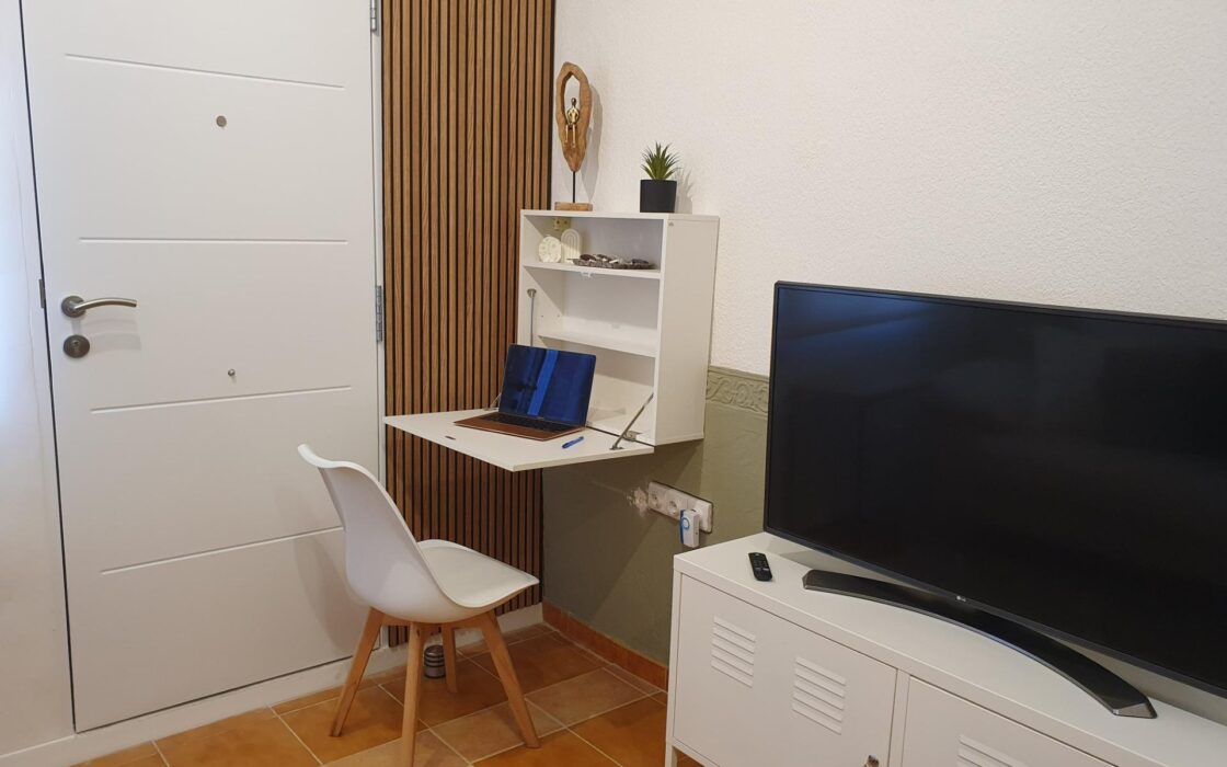 Апартаменты 57 кв.м с террасой в Торревьехе у моря