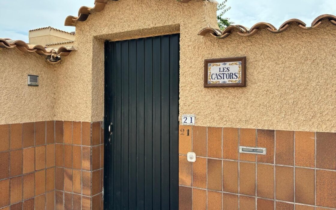 Вілла в Торрев’єсі 250 кв.м з басейном біля моря