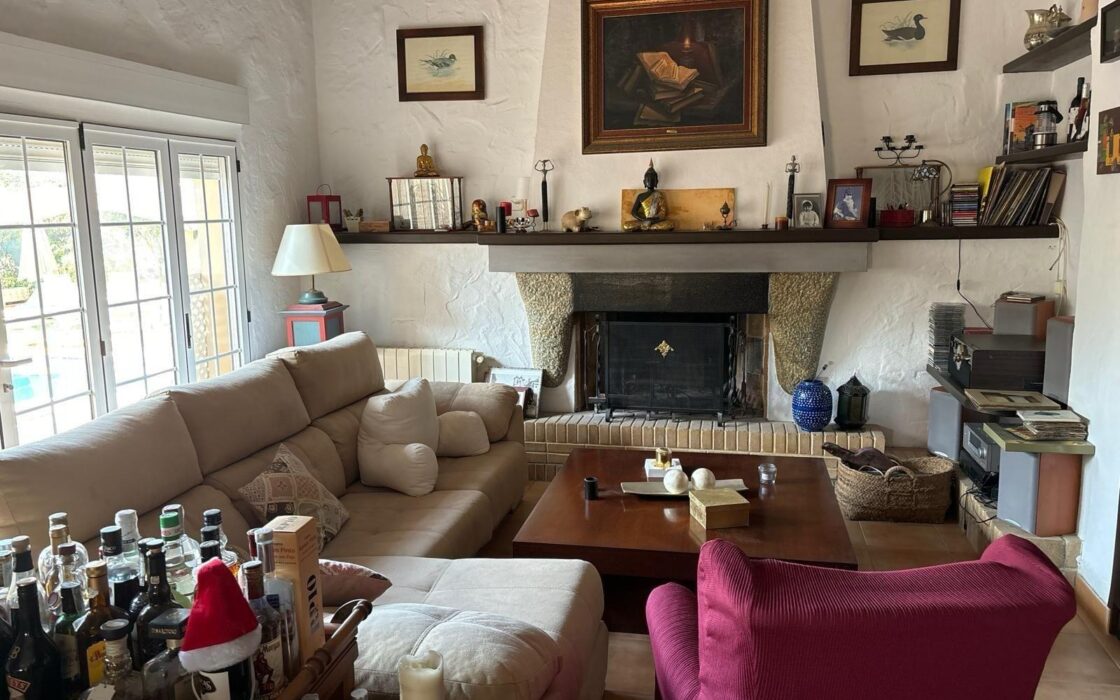 Вілла в Торрев’єсі 250 кв.м з басейном біля моря