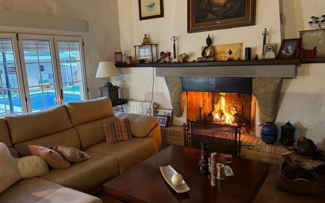 Вілла в Торрев’єсі 250 кв.м з басейном біля моря