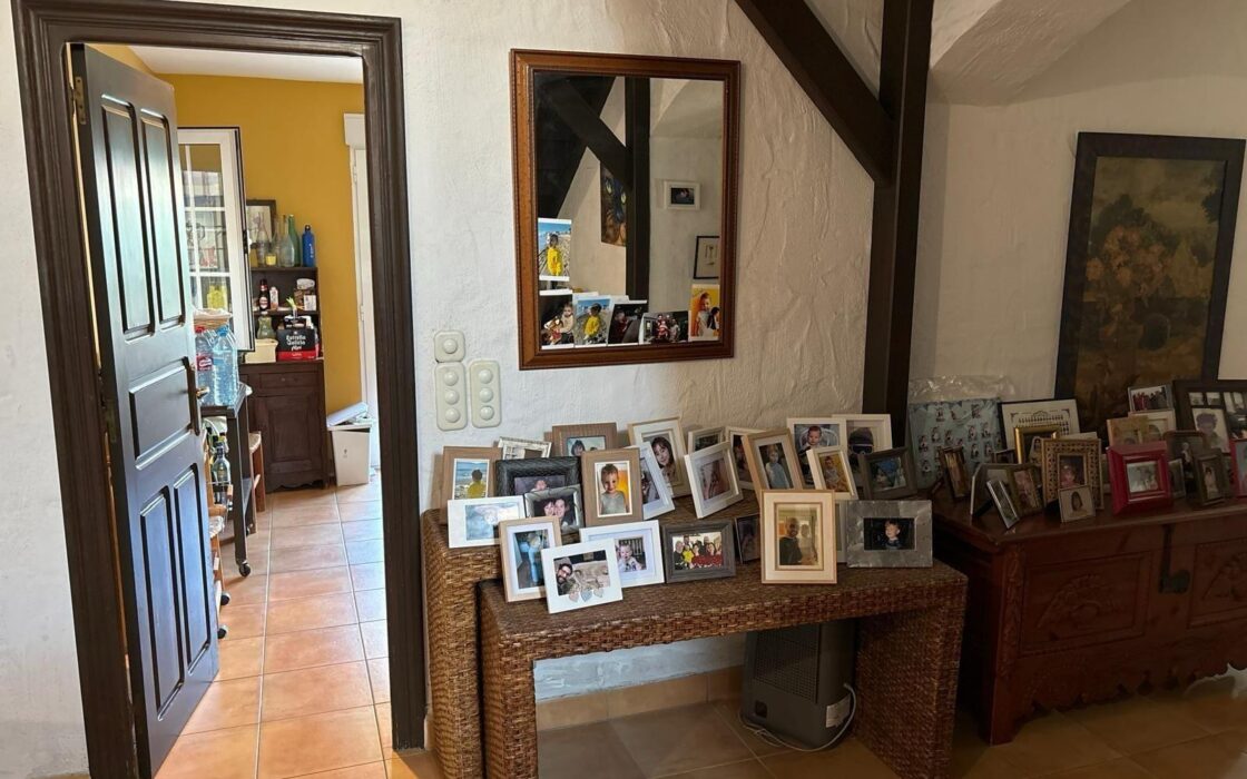 Вілла в Торрев’єсі 250 кв.м з басейном біля моря