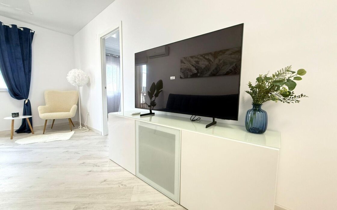 Апартаменты 55 кв.м с террасой в Торревьехе