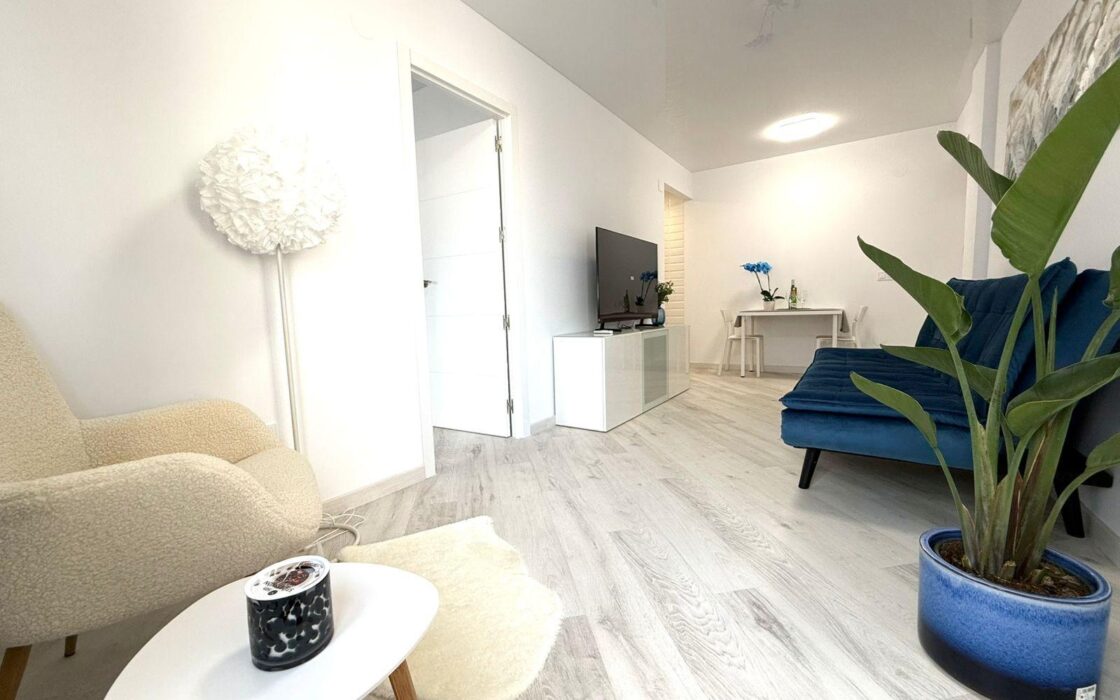 Апартаменты 55 кв.м с террасой в Торревьехе