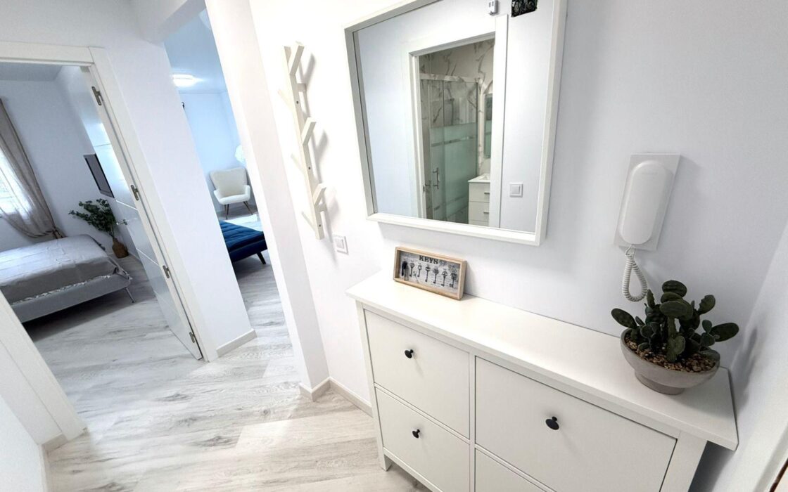 Апартаменты 55 кв.м с террасой в Торревьехе