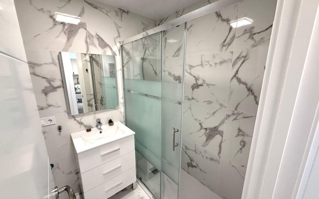 Апартаменты 55 кв.м с террасой в Торревьехе