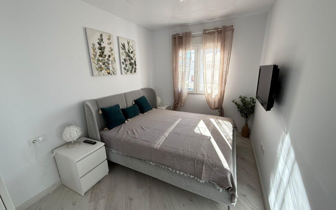 Апартаменты 55 кв.м с террасой в Торревьехе