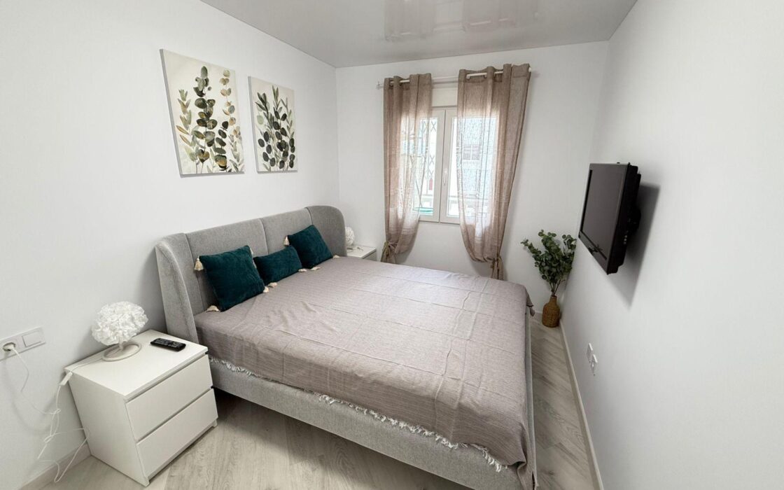 Апартаменты 55 кв.м с террасой в Торревьехе