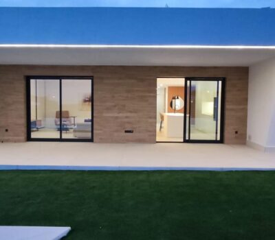 Вілла в Сьюдад Кесада 150 кв.м з басейном біля моря