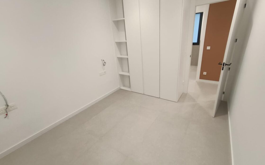 Вилла в Сьюдад Кесада 150 кв.м с бассейном у моря