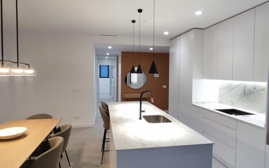 Вилла в Сьюдад Кесада 150 кв.м с бассейном у моря