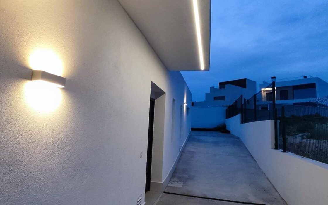 Вилла в Сьюдад Кесада 150 кв.м с бассейном у моря