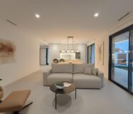 Вилла в Сьюдад Кесада 150 кв.м с бассейном у моря