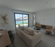 Вилла в Сьюдад Кесада 150 кв.м с бассейном у моря