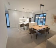 Вилла в Сьюдад Кесада 150 кв.м с бассейном у моря