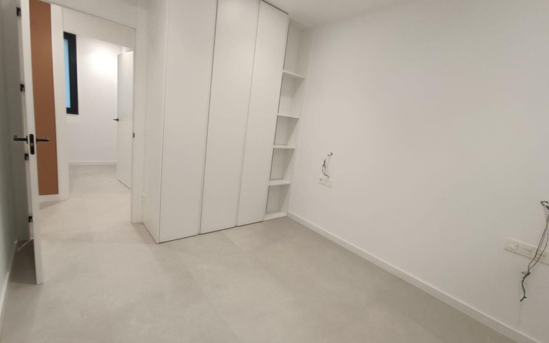 Вилла в Сьюдад Кесада 150 кв.м с бассейном у моря