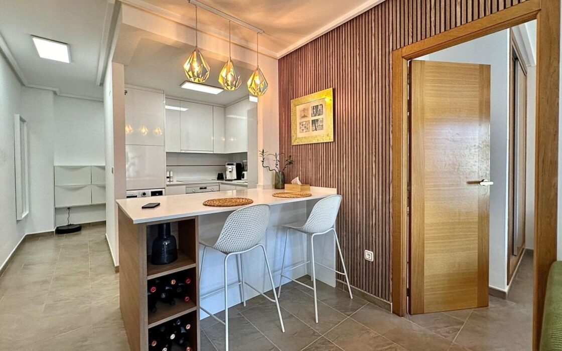 Эксклюзивные апартаменты в Торревьехе с террасой 54 кв.м