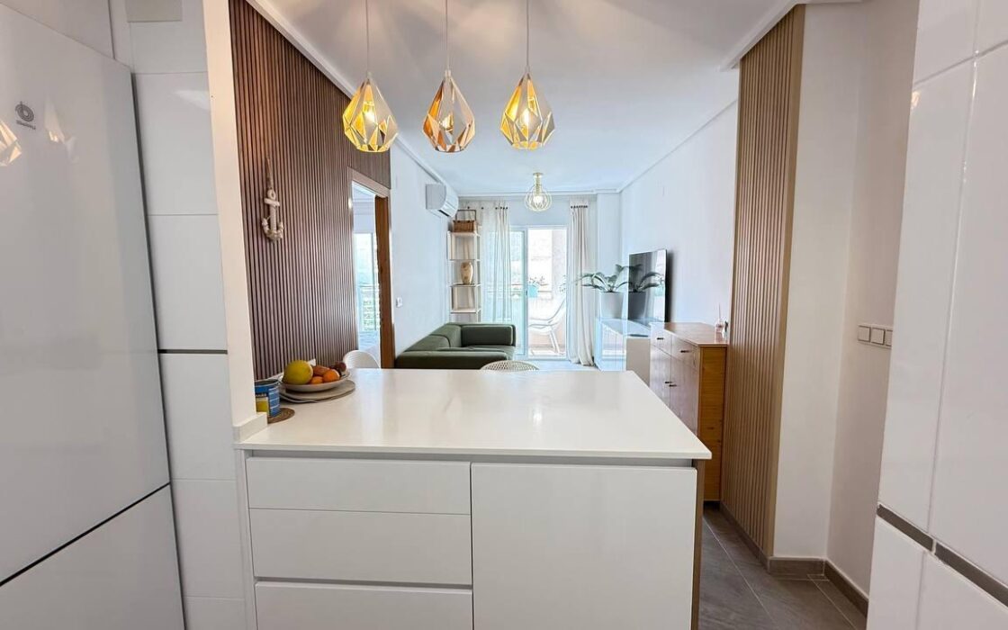 Эксклюзивные апартаменты в Торревьехе с террасой 54 кв.м