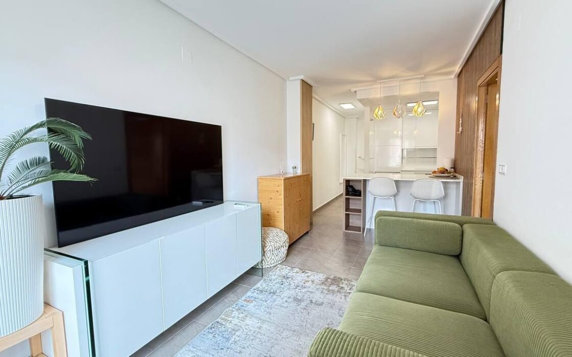 Эксклюзивные апартаменты в Торревьехе с террасой 54 кв.м