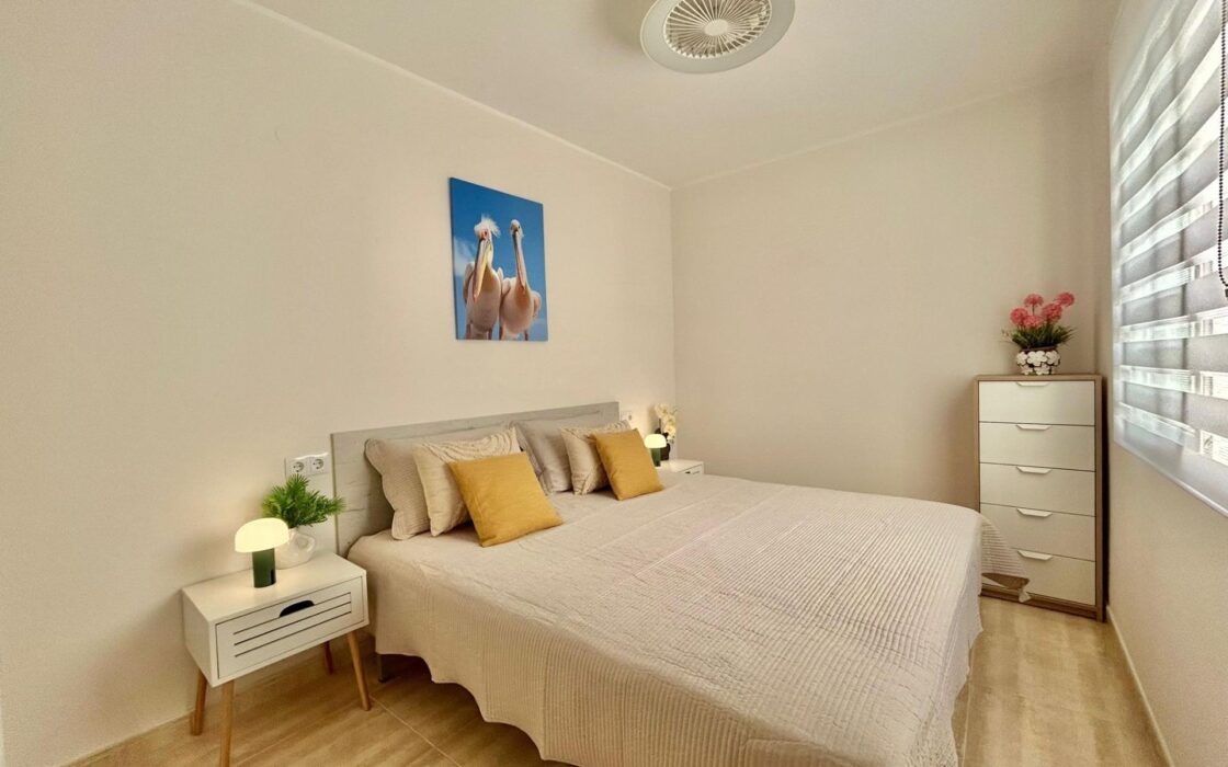 Апартаменты 78 кв.м с террасой в Торревьехе у моря