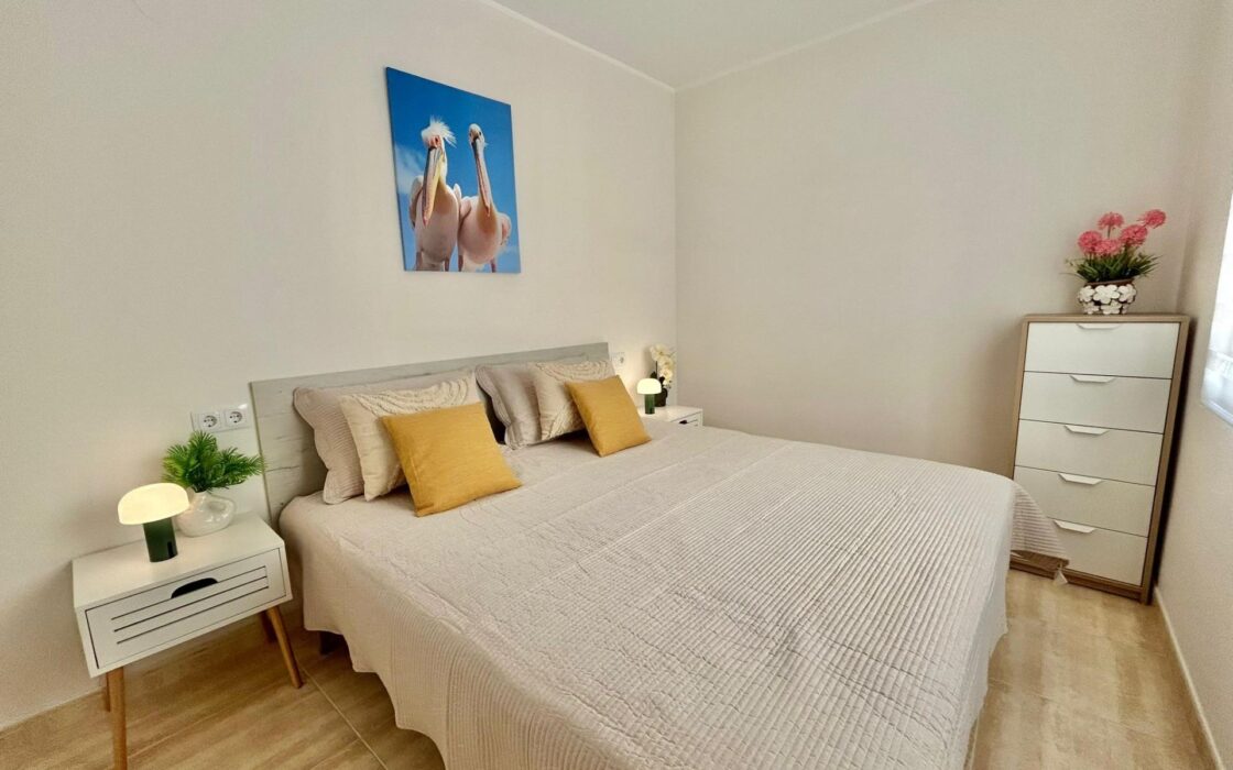 Апартаменты 78 кв.м с террасой в Торревьехе у моря