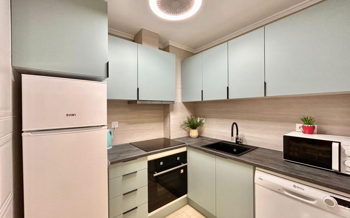 Апартаменты 78 кв.м с террасой в Торревьехе у моря