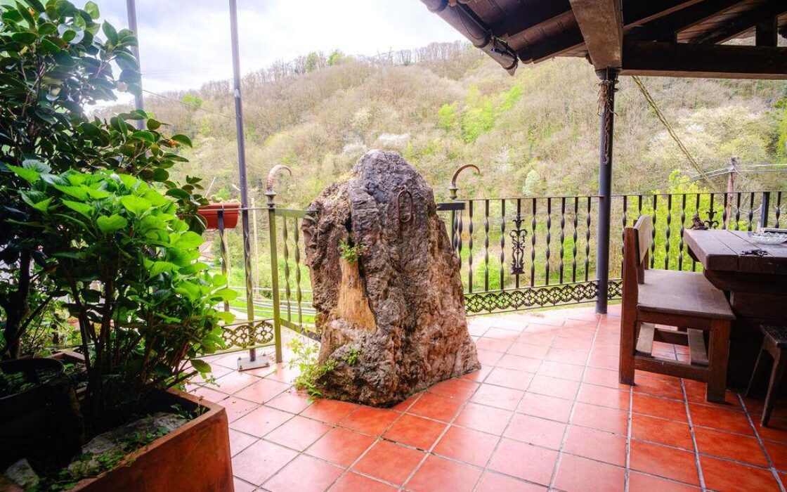 Отель в Пола дэ Лена 8 комнат вид на природу 200 кв.м