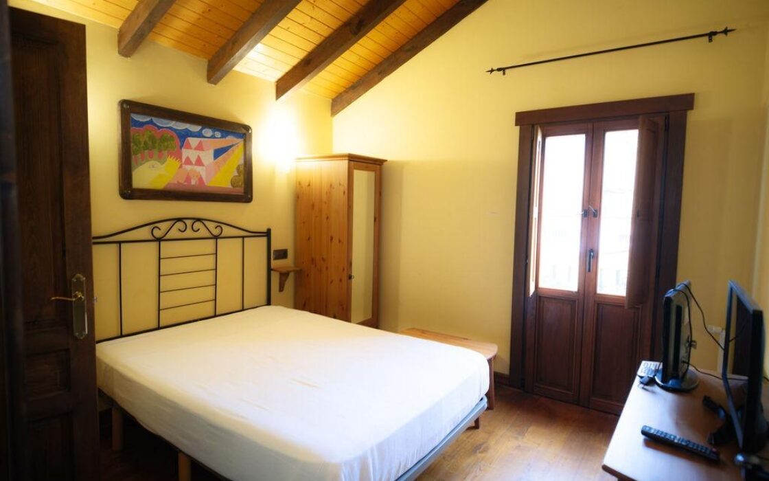 Отель в Пола дэ Лена 8 комнат вид на природу 200 кв.м