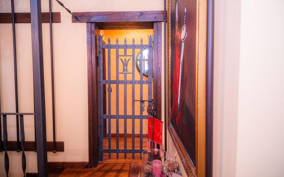 Отель в Пола дэ Лена 8 комнат вид на природу 200 кв.м