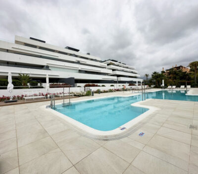 Апартаменты 3 комнаты в Эстепоне с террасой 159 кв.м