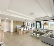 Апартаменти 3 кімнати в Естепоні з терасою 159 кв.м