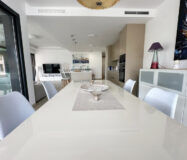 Апартаменти 3 кімнати в Естепоні з терасою 159 кв.м