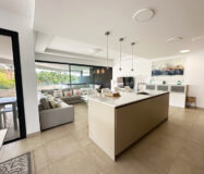 Апартаменти 3 кімнати в Естепоні з терасою 159 кв.м