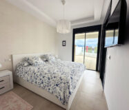 Апартаменти 3 кімнати в Естепоні з терасою 159 кв.м