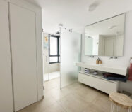 Апартаменти 3 кімнати в Естепоні з терасою 159 кв.м