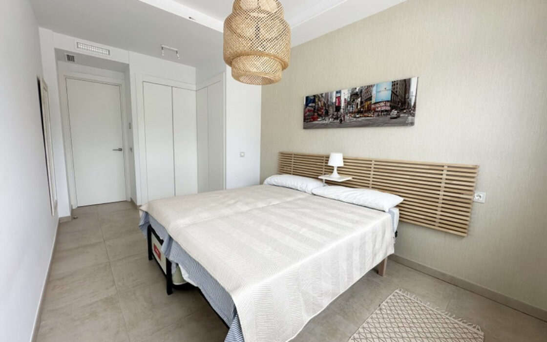 Апартаменти 3 кімнати в Естепоні з терасою 159 кв.м