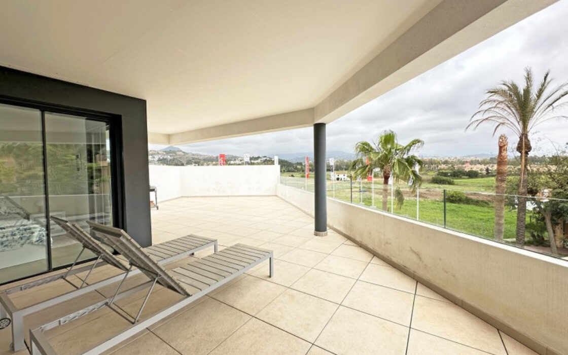 Апартаменти 3 кімнати в Естепоні з терасою 159 кв.м