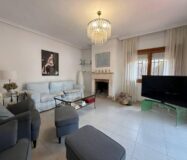 Дом в Позуэло-де-Аларкон 424 кв.м с бассейном и террасой