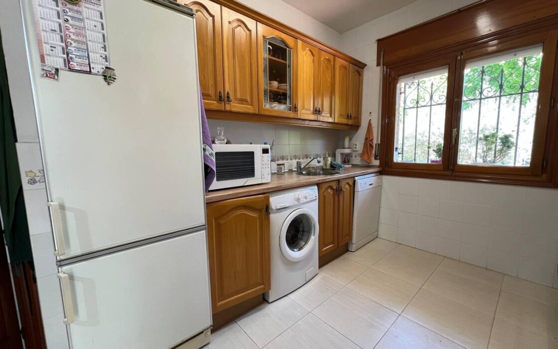 Дом в Позуэло-де-Аларкон 424 кв.м с бассейном и террасой