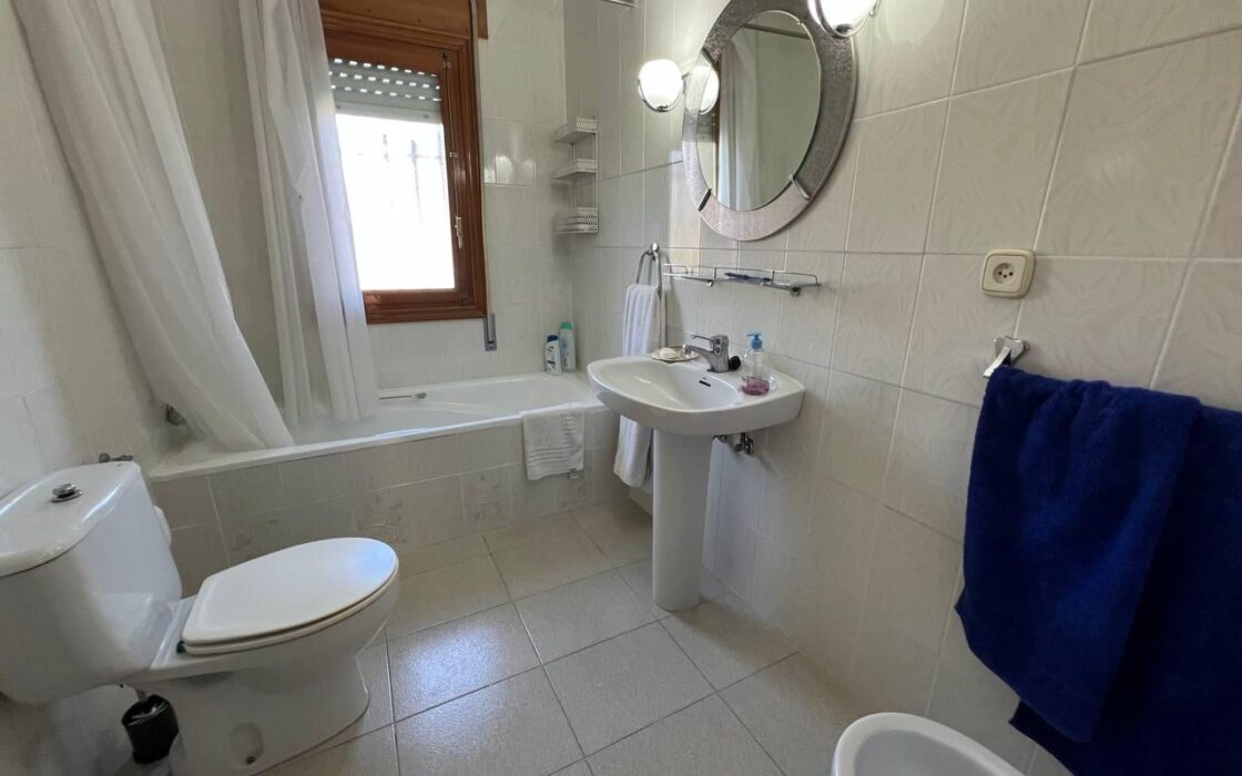 Дом в Позуэло-де-Аларкон 424 кв.м с бассейном и террасой